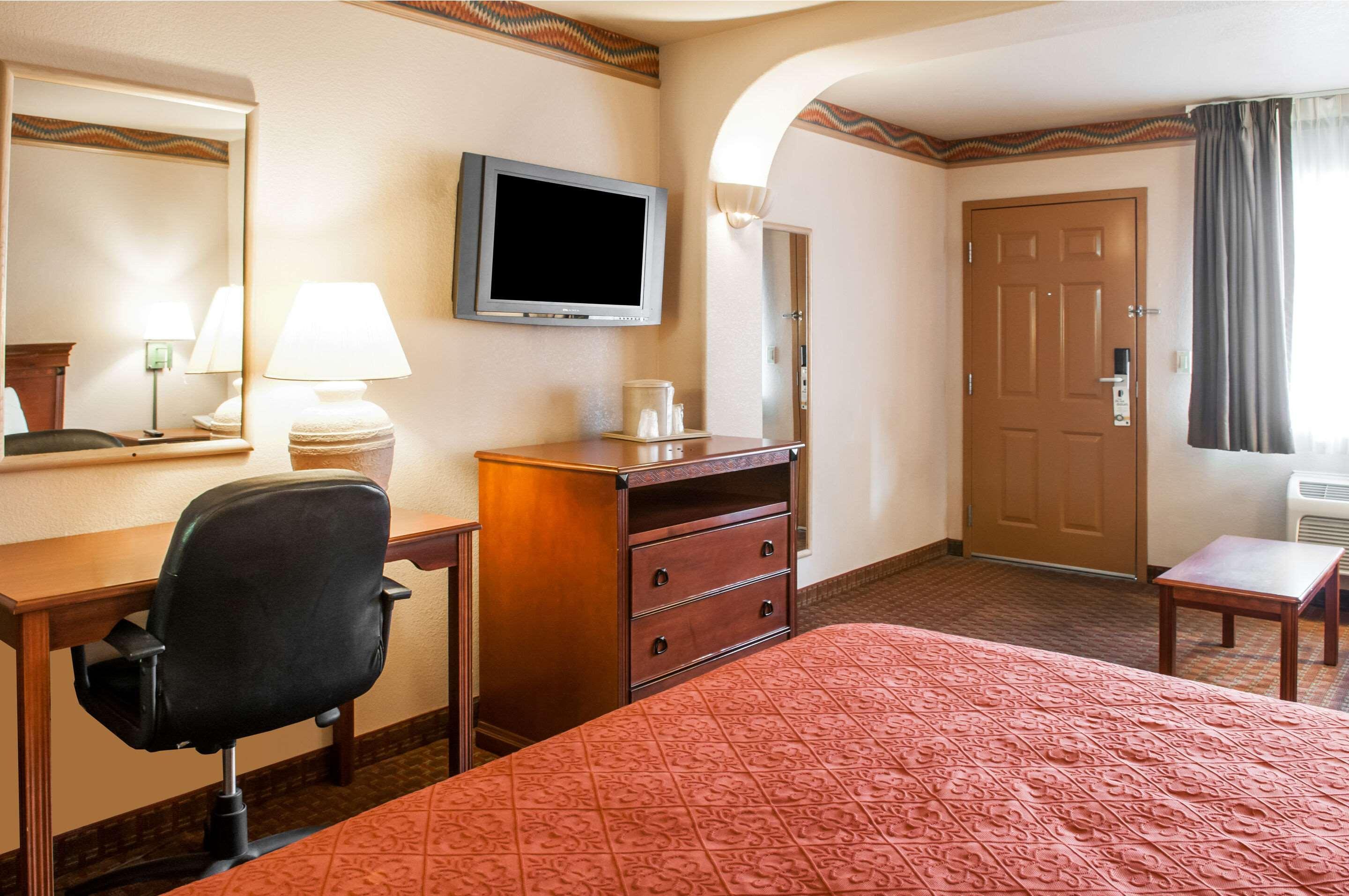 Quality Inn & Suites Las Cruces - University Area Екстер'єр фото