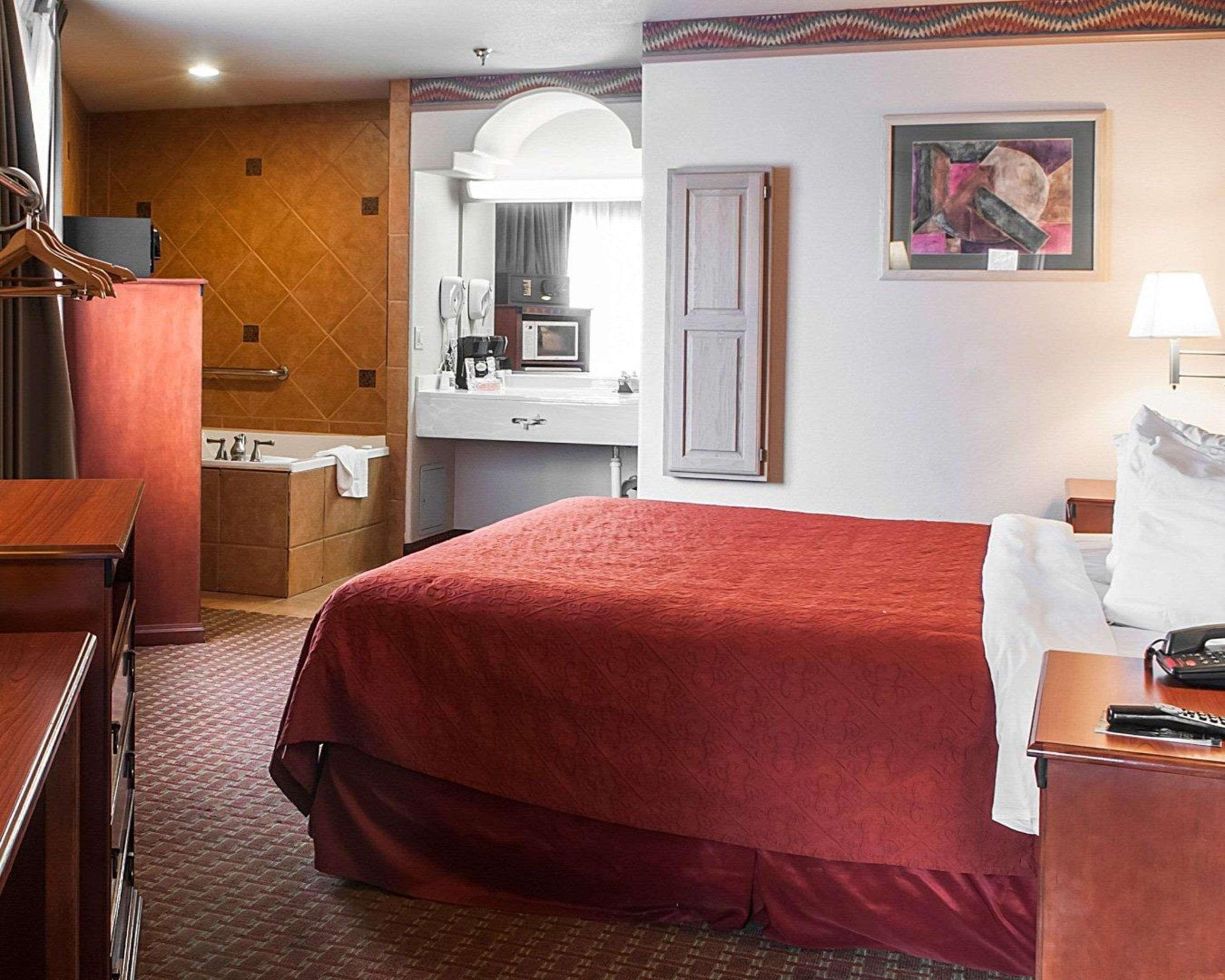 Quality Inn & Suites Las Cruces - University Area Екстер'єр фото
