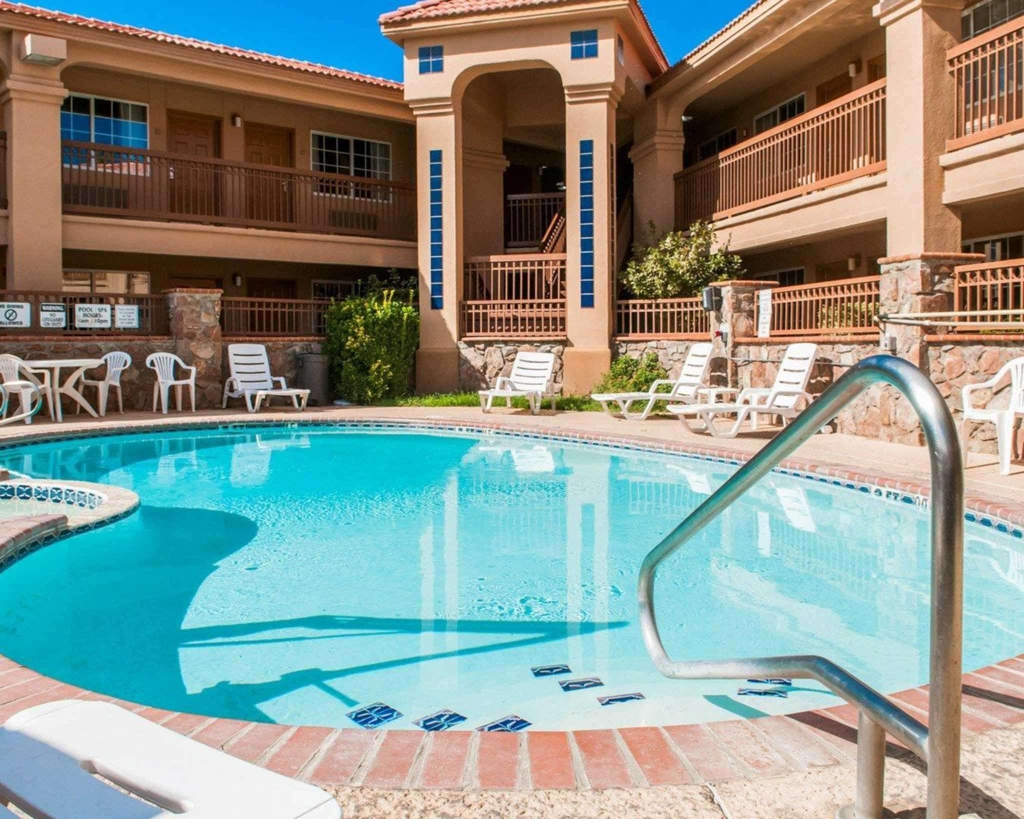 Quality Inn & Suites Las Cruces - University Area Екстер'єр фото